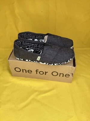 Toms Youth Earthwise Black Recyclable Canvas Shoes - Youth Size 5 - Image 1 of 3