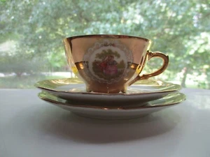 Vintage HK Bavaria Germany 1 Demitasse Cup and 2 Plates 24 Karat Gold Plated - Picture 1 of 10