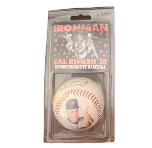 Cal Ripken Jr. Gedenksignierter Baseball Ironman mit Echtheitszertifikat #2131 ungeöffnet neu - Bild 1 von 2