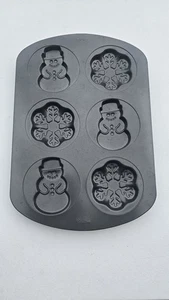 Wilton Urlaub Kuchenform Schneemann Schneeflocke Muffinform Antihaft Backformen Winter - Bild 1 von 7