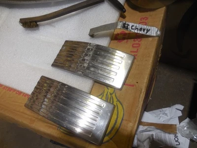 Chevrolet Bel Air 1953-1954 moldura pintura división/divisor 2 o 4 puertas R&L Foto 1 de 4