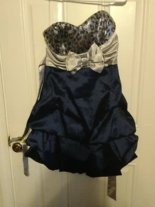 XOXO Cocktail flashy and sassy Size 7  - Picture 1 of 7