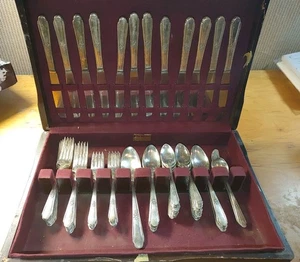 Vintage William Rogers & Sohn Rio Blumenmuster Besteck Set in Box 75 Teile - Bild 1 von 16