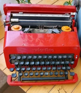MACCHINA DA SCRIVERE OLIVETTI VALENTINE ROSSA - Foto 1 di 1