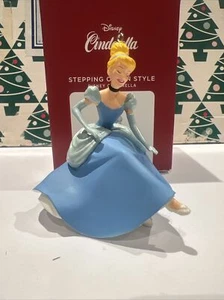 Cenicienta saliendo con estilo sello de Disney recuerdo adorno de Navidad nuevo en caja - Imagen 1 de 19