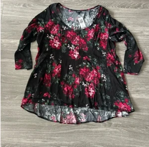 Torrid Floral Button Front Top Size 5x NEW - Picture 1 of 3