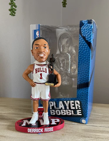 DERRICK ROSE Chicago Bulls 2011 NBA “Most Valuable Player” Award Bobblehead NIB! Cover