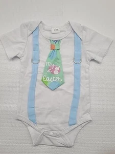 Body bambino 3-6 mesi, la mia prima Pasqua con cravatta e finte bretelle - Foto 1 di 13