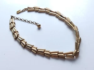 Vintage Trifari Retro textured Gold Tone Chain Necklace Collar Choker - Picture 1 of 7