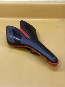 Black & Red UNION SPORT HARZ 265mm x 145mm Carbon Rail Saddle - Picture 1 of 15