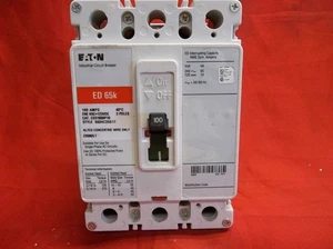 Disyuntor EATON ED3100 9095a8 - Imagen 1 de 4