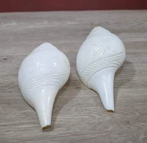 Vintage Large Pair of Blowing Puja Conch Shell Shankh with Carved Decor Design - Picture 1 of 10