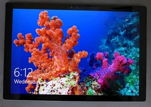 Microsoft Surface Pro 4, 13",Silver, i5, 8GB, 256GB- Has screen flickers - Picture 1 of 9