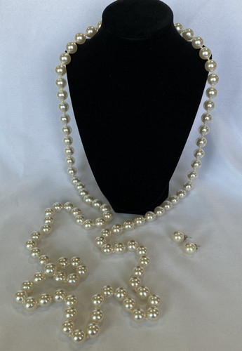 VETEMENTS Orecchini a filo lungo 30" perle finte 0 5" e traforati abbinati