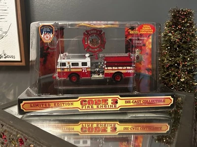 CÓDIGO 3 CAMIÓN DE BOMBEROS FDNY SEAGRAVE BOMBA #71 CAMIÓN DE BOMBEROS LIMITADO FUNDIDO A PRESIÓN Foto 1 de 4