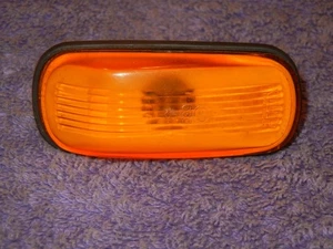 81 - 98 Saab Turn Signal Light Side Marker Lamp Amber 9-3 9-5 900 9000  Q - Picture 1 of 4