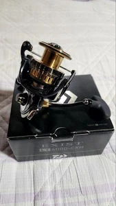 DAIWA Exist 4000 CXH Custom Spinning Reel With Smooth Retrieve - Picture 1 of 6