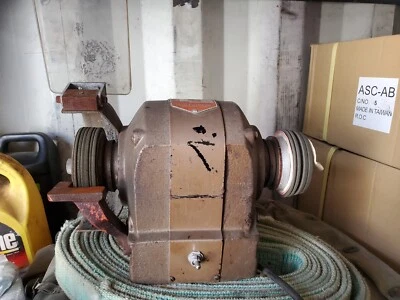 AMOLADORA DE BANCO STANLEY HANDYMAN H56A 1/4 HP 3450/2850 RPM Foto 1 de 2