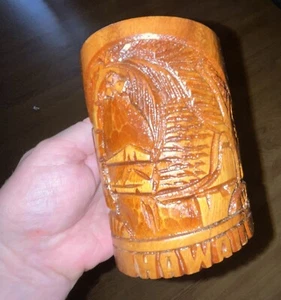 Taza hawaiana de madera tallada - Imagen 1 de 9