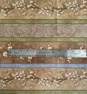 BAUMWOLLSTOFF Serenade AH Studio SSI Südsee 1 Yard Schnitt Bordüre Druck beige - Bild 1 von 4