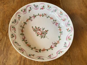 c1800 antica ciotola porcellana pasta morbida rosa verde nastro floreale 5” dipinta a mano - Foto 1 di 9