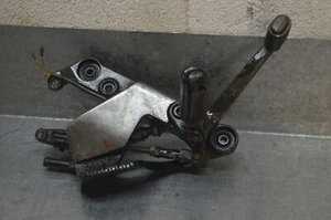 Platine repose pied droite + Maitre cylindre de frein Yamaha 750 FZ - Foto 1 di 3