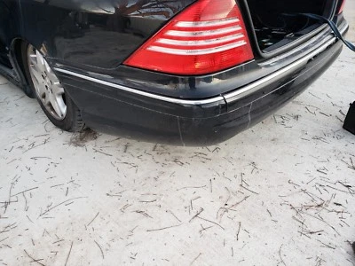1999 01 02 03 04 05 2006 MERCEDES-BENZ W220 S430 S500 COMPLETE REAR BUMPER BLACK - Image 1 of 3