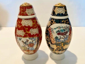 Juego de dos cocteleras japonesas Imari pintadas a mano en la parte superior 5" - Imagen 1 de 9