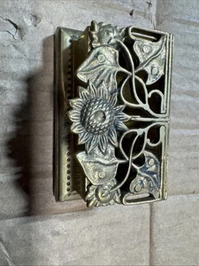 VINTAGE CROWNING TOUCH COLLECTION BRASS POSTAGE STAMP HOLDER FLORAL SMALL - Picture 1 of 3