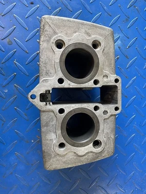 Bloc cylindres 44.00 mm pour Honda 125 CBT - CB125T - 125 Twin - Photo 1/3