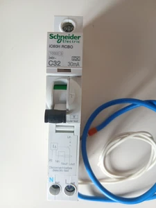 Schneider Acti9 iC60H RCBO 32A Type C 30mA - Picture 1 of 5