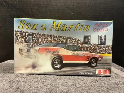 1:25 JO-HAN MODEL KIT SOX & MARTIN BOSS CUDA HEMI PLYMOUTH SKILL-2 SEALED UTM - Image 1 of 3