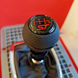 MANOPOLA CAMBIO 6SP IN PELLE NERA per FOCUS MK1 MK2 FIESTA ST 2.5 TURBO ST225 DA - Foto 1 di 7