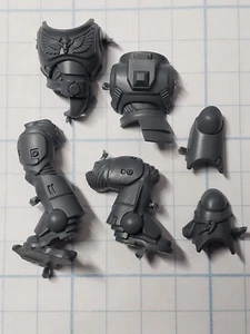 Warhammer 40k Space Wolves Bits Blood Claws Action Torso Legs #100 - Picture 1 of 9