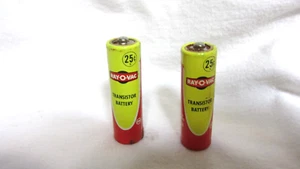 BATTERIE VINTAGE RAYOVAC TRANSISTOR AA 25 CENT SEGNI - Foto 1 di 4