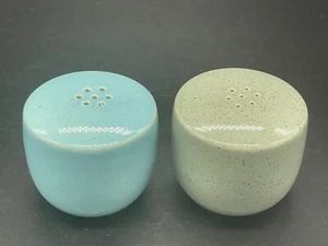 Mid century, blue/ gray, ceramic, round salt/ pepper shakers, USA - Picture 1 of 6
