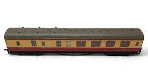 Hornby OO Gauge - LMS PIII Brake End Coach M5819 - Blood and Custard - Picture 1 of 2
