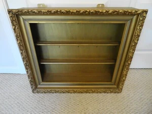 VTG SHABBY ORNATE WOOD TEACUP SHELF SHADOW BOX CURIO GOLD TONE - Picture 1 of 10