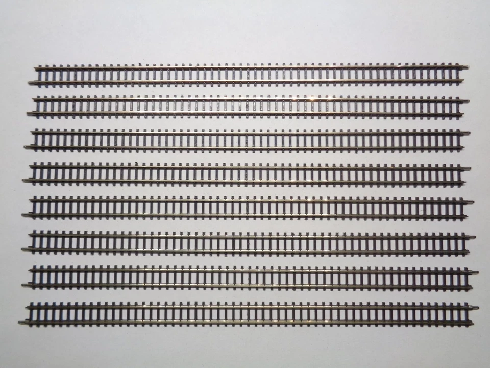 Märklin Mini Club 8505 Straight Track 8 Pieces (14589) - Image 1 of 1