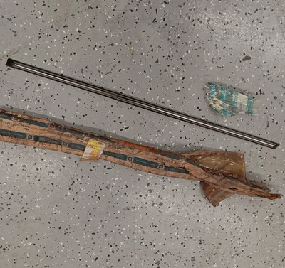 Oldsmobile 98 LT puerta trasera moldura lateral 20498655 NOS GM 1985-1988 Foto 1 de 3