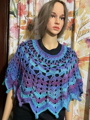 Poncho mediano de ganchillo hecho a mano multicolor Foto 1 de 4