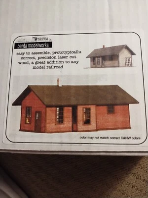 Banta Modelworks #6072 O-Scale 1:48 C&NW Std #3 Depot - Image 1 of 3