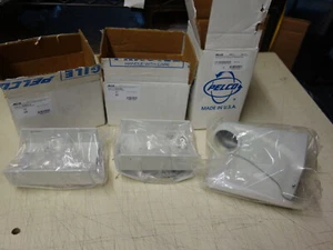 Pelco SWM-GY Wall Mount & 2x SWM-PA-GY Pole Adapters Spectra and DF5 Series - Picture 1 of 3