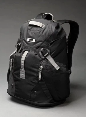 Mochila Oakley Vintage Tactical Surf Negra Foto 1 de 4