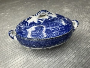 Blue Willow bedeckt Auflaufform mit abgerundeten Griffen Kinderspielzeug besetzt Japan " - Bild 1 von 19
