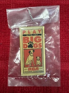 VINTAGE RCA LAPEL PIN “PLAY WITH THE BIG DOGS” UNIVERSAL ACCESSORIES/NIP - Picture 1 of 12