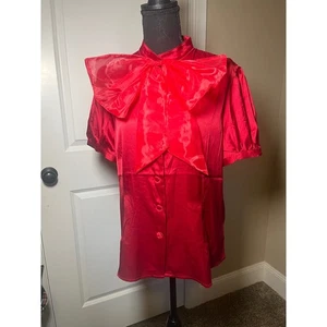 Voodoo Füchsin XXL rote Satin Bluse Fliege Puffärmel Party Oberteil - Bild 1 von 5