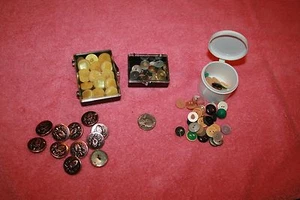 Lot of 100 + Vintage Buttons  - Picture 1 of 5