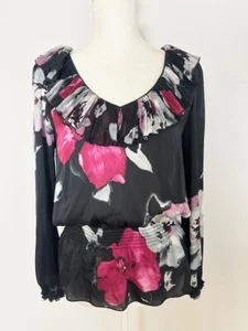 White House Black Market Damen Bluse Größe XS schwarz rosa Blumen Rüschen V-Ausschnitt - Bild 1 von 11