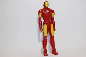 FIGURA DE ACCIÓN DE IRON MAN DE 11 PULGADAS CON ARMADURA CLÁSICA 2014 HASBRO - Imagen 1 de 4